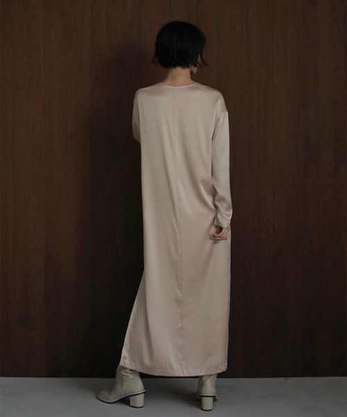 ETRE TOKYO（エトレトウキョウ）の「キーネックシルクワンピース（T
