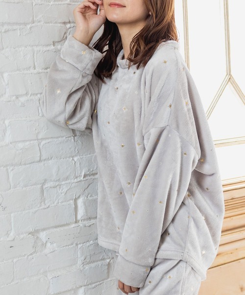 fran de lingerie（フランデランジェリー）の「もこもこ フリースかぶり上下セット レディース パジャマ ふわふわ 部屋着 かわいい あったか（ルームウェア/パジャマ・レディース・グレイッシュベージュ/オフホワイト/ライトブラウン/ワインレッド/コーラルピンク/ホワイト/ライトグレー/ダークブルー/オレンジ/モカ・S-M/M-L）」の6枚目の写真