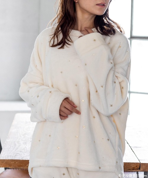 fran de lingerie（フランデランジェリー）の「もこもこ フリースかぶり上下セット レディース パジャマ ふわふわ 部屋着 かわいい あったか（ルームウェア/パジャマ・レディース・グレイッシュベージュ/オフホワイト/ライトブラウン/ワインレッド/コーラルピンク/ホワイト/ライトグレー/ダークブルー/オレンジ/モカ・S-M/M-L）」の22枚目の写真