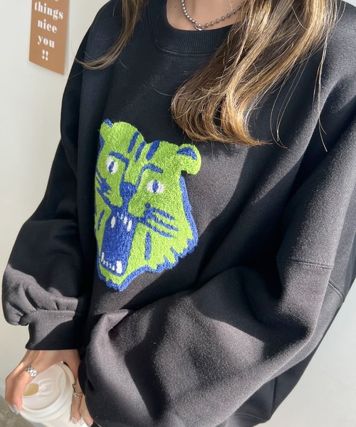 Futier land(フューティアランド)の「トラ相良刺繍ボリューム袖スウェット(スウェット・レディース・オートミール/ボルドー/ブラック/アイボリー/ネイビー・FREE)」の17枚目の写真