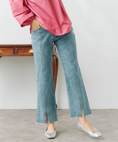 Chez toi(シェトワ)の「裾スリットセミフレアデニム(デニムパンツ・レディース・サックスブルー/インディゴブルー・SMALL/MEDIUM)」の9枚目の写真