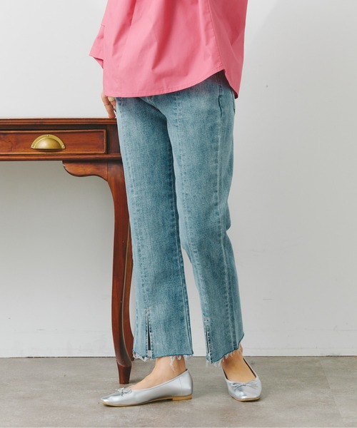 Chez toi(シェトワ)の「裾スリットセミフレアデニム(デニムパンツ・レディース・サックスブルー/インディゴブルー・SMALL/MEDIUM)」の10枚目の写真