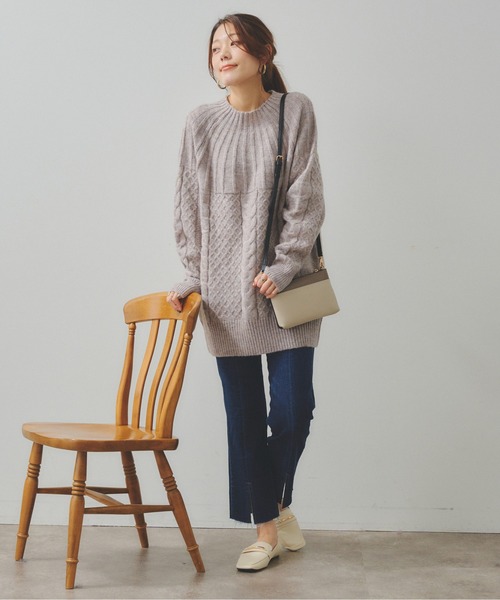 Chez toi(シェトワ)の「裾スリットセミフレアデニム(デニムパンツ・レディース・サックスブルー/インディゴブルー・SMALL/MEDIUM)」の14枚目の写真