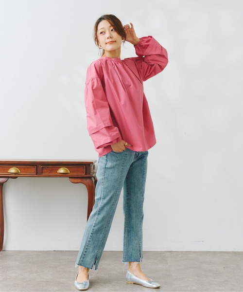 Chez toi(シェトワ)の「裾スリットセミフレアデニム(デニムパンツ・レディース・サックスブルー/インディゴブルー・SMALL/MEDIUM)」の6枚目の写真