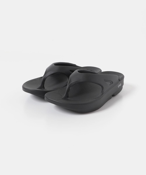 OOFOS（ウーフォス）の「OOFOS　OOriginal（サンダル・レディース・ブラック/グレー・7/6）」の8枚目の写真