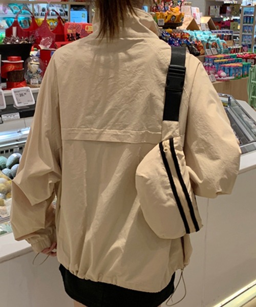 DAY CLOSET（デイ クローゼット）の「レディース ハイネックライトジャケット（ブルゾン・レディース・ホワイト/ベージュ・M/XL/L）」の9枚目の写真