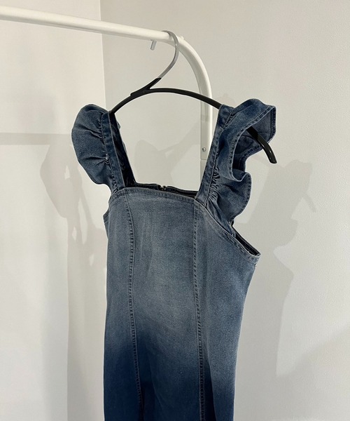 Jewelobe(ジュエローブ)の「グラデーションデニム肩フリルタイトワンピース(ワンピース・レディース・ブルー・M/S)」の17枚目の写真