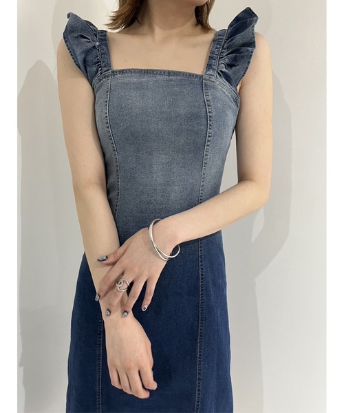 Jewelobe(ジュエローブ)の「グラデーションデニム肩フリルタイトワンピース(ワンピース・レディース・ブルー・M/S)」の8枚目の写真