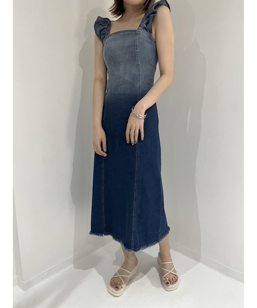Jewelobe(ジュエローブ)の「グラデーションデニム肩フリルタイトワンピース(ワンピース・レディース・ブルー・M/S)」の11枚目の写真