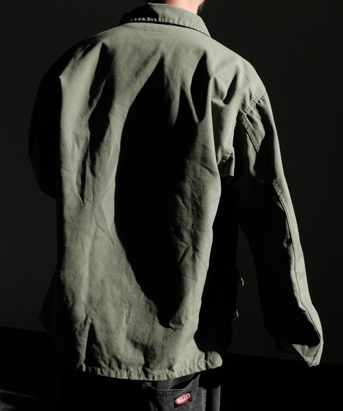 2AM(ツーエイエム)の「U.S MILITARY / ユーエスミリタリー US ARMY JUNGLE FATIGUE JACKET COMMERCIAL MODEL OZONE WASHED(ミリタリージャケット・メンズ・オリーブ/ブラック/カモフラージュ・LARGE/X-LARGE/SMALL/MEDIUM)」の12枚目の写真