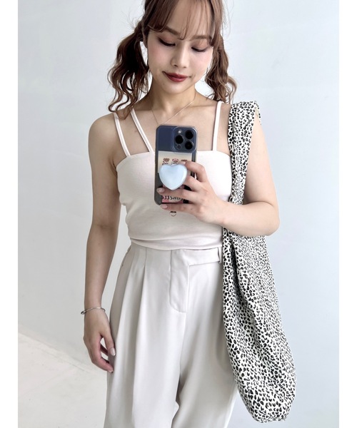 jumelle（ジュメロ）の「カップ付きストレッチキャミソール（キャミソール・レディース・ブラウン/アイボリー・FREE）」の5枚目の写真