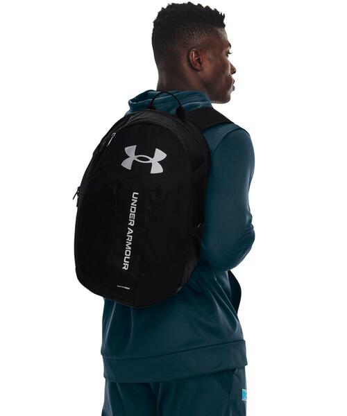 UNDER ARMOUR（アンダーアーマー）の「UAハッスル ライト バックパック（トレーニング/メンズ/レディース）（バックパック/リュック・レディース・ブラック系その他・ONESIZE）」の4枚目の写真