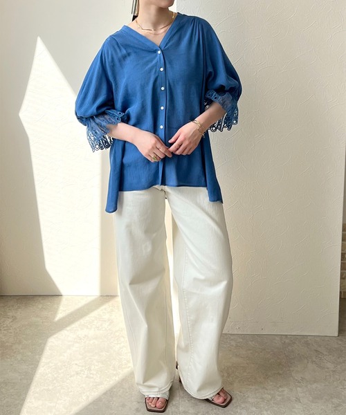 LHELBIE(レルビエ)の「カフスレースシャツ(シャツ/ブラウス・レディース・ブルー/オフホワイト/ブラック・M)」の16枚目の写真