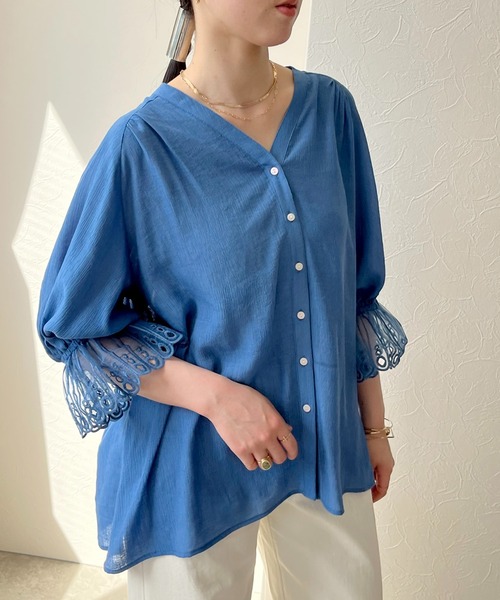 LHELBIE(レルビエ)の「カフスレースシャツ(シャツ/ブラウス・レディース・ブルー/オフホワイト/ブラック・M)」の11枚目の写真