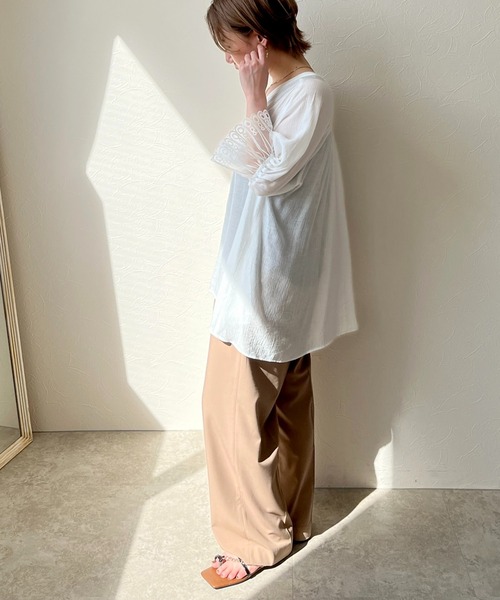 LHELBIE(レルビエ)の「カフスレースシャツ(シャツ/ブラウス・レディース・ブルー/オフホワイト/ブラック・M)」の12枚目の写真