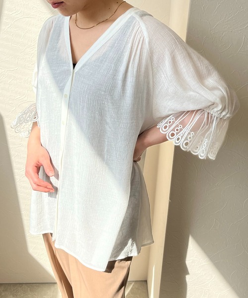 LHELBIE(レルビエ)の「カフスレースシャツ(シャツ/ブラウス・レディース・ブルー/オフホワイト/ブラック・M)」の20枚目の写真