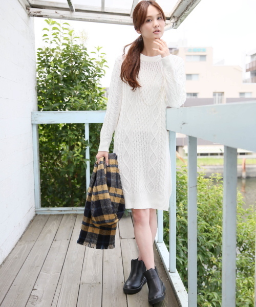 GLOBAL WORK（グローバルワーク）の「7ゲージコットンアクリルケーブルニットワンピース/567432（ワンピース・レディース・ホワイト/ボルドー/ネイビー/グレー/カーキ/グレー系その他・MEDIUM/LARGE）」の19枚目の写真