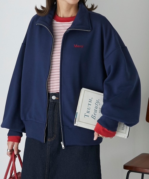 BONLECILL（ボンルシール）の「Merci刺繍 ハイネック ジップアップスウェットプルオーバー（スウェット・レディース・ブラック/ネイビー/グレー/レッド・FREE）」の3枚目の写真
