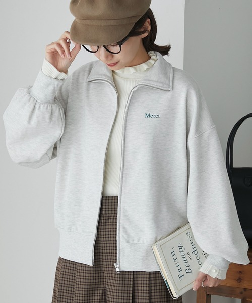 BONLECILL（ボンルシール）の「Merci刺繍 ハイネック ジップアップスウェットプルオーバー（スウェット・レディース・ブラック/ネイビー/グレー/レッド・FREE）」の5枚目の写真