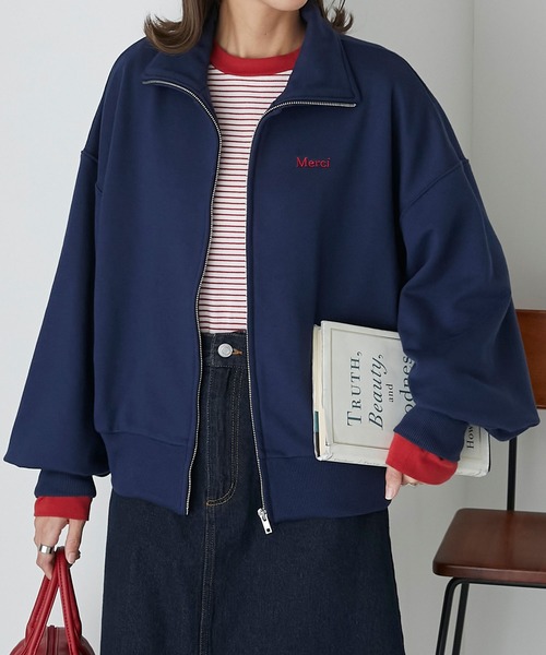 BONLECILL（ボンルシール）の「Merci刺繍 ハイネック ジップアップスウェットプルオーバー（スウェット・レディース・ブラック/ネイビー/グレー/レッド・FREE）」の13枚目の写真