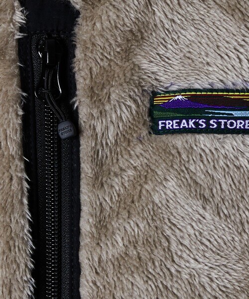FREAK'S STORE（フリークスストア）の「限定展開 リラックスフィット ナイロン フリース リバーシブル ジップアップベスト（ブルゾン・メンズ・ブラック/ネイビー/オリーブ/キャメル・MEDIUM/LARGE/SMALL）」の6枚目の写真