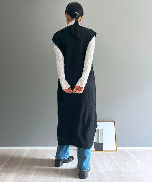 Jewelobe（ジュエローブ）の「Vネックロングニットベストワンピース（ベスト・レディース・杢グレー/ブラック・FREE）」の4枚目の写真