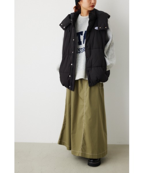 RODEO CROWNS WIDE BOWL（ロデオクラウンズワイドボウル）の「ブロッキングフードロゴベスト（ダウンベスト・レディース・ライトベージュ/ピンク/ブラック・FREE）」の4枚目の写真