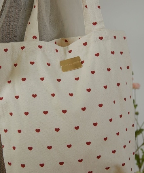 MIRO AMURETTE（ミロアミュレット）の「heart pattern tote/ハート柄トートバッグ（トートバッグ・レディース・ホワイト・FREE）」の4枚目の写真