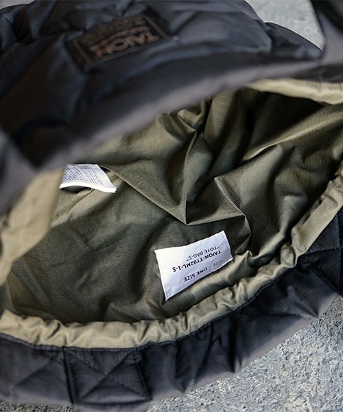 TAION（タイオン）の「TAION タイオン ミリタリー ダウントートバッグS（トートバッグ・メンズ・オリーブ/ブラック/ベージュ・SMALL）」の9枚目の写真