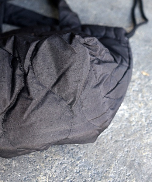 TAION（タイオン）の「TAION タイオン ミリタリー ダウントートバッグS（トートバッグ・メンズ・オリーブ/ブラック/ベージュ・SMALL）」の10枚目の写真