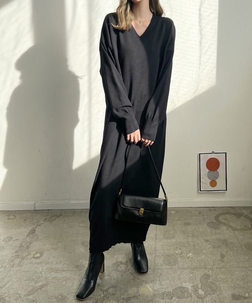 Futier land(フューティアランド)の「Vネックニットロングワンピース(ワンピース・レディース・ブラック/ブルーグレー/グレー×ホワイト・FREE)」の15枚目の写真