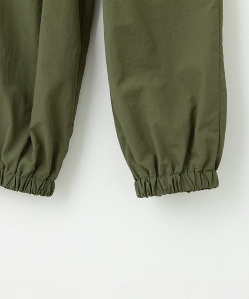 BISKEE（ビスキー）の「チェーンベルト付き カーゴパンツ(140cm~160cm)（カーゴパンツ・キッズ・ブラック/カーキ/オフホワイト・140cm/150cm/160cm）」の12枚目の写真