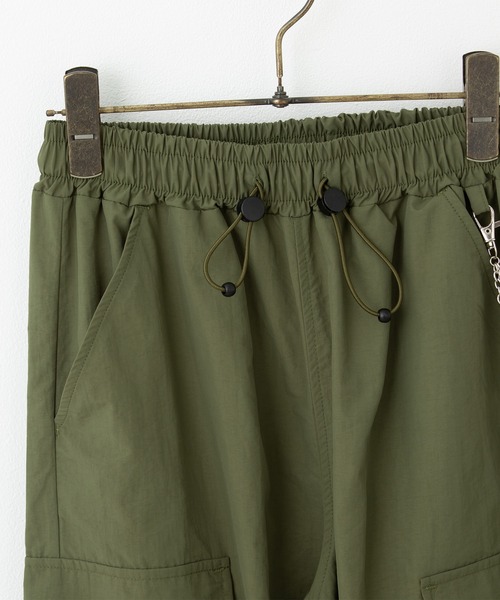 BISKEE（ビスキー）の「チェーンベルト付き カーゴパンツ(140cm~160cm)（カーゴパンツ・キッズ・ブラック/カーキ/オフホワイト・140cm/150cm/160cm）」の11枚目の写真