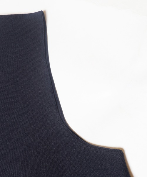 coca（coca）（コカ）の「パール釦スポンディッシュニットペプラムベスト（ベスト・レディース・アイボリー/ブラック/ネイビー・M/L）」の7枚目の写真