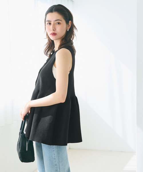 coca（coca）（コカ）の「パール釦スポンディッシュニットペプラムベスト（ベスト・レディース・アイボリー/ブラック/ネイビー・M/L）」の13枚目の写真