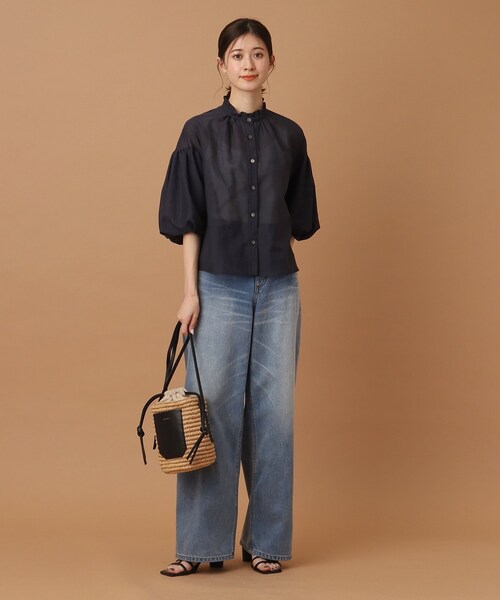 スタンドフリルボリュームスリーブブラウス