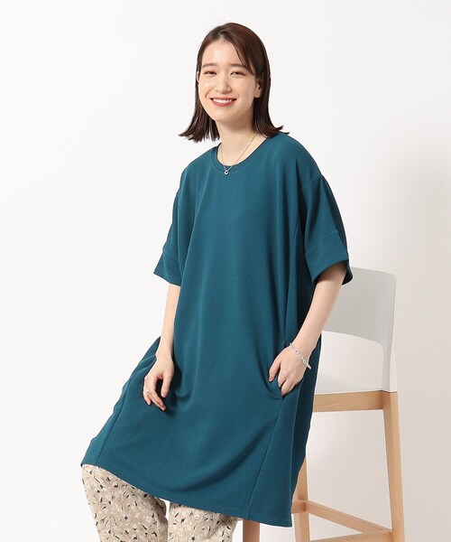 SHOO・LA・RUE（シューラルー）の「◆さらっと心地よいふくれジャカードオーバーサイズワンピ（チュニック・レディース・ブルー/ブラック/ブルーグリーン/グレー・00）」の4枚目の写真