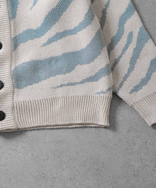 ZIP FIVE（ジップファイブ）の「【CATHYS CLOSET】 オーバーサイズ ゼブラ 春ニット カーディガン / zebra knit cardigan（カーディガン/ボレロ・メンズ・ブラック×ホワイト/ブラック系/ホワイト×ブルー・MEDIUM/LARGE）」の10枚目の写真