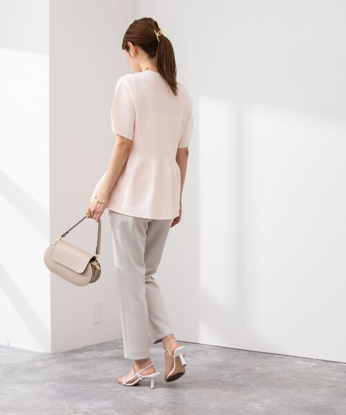 NOLLEY’S Sophi(ノーリーズソフィ)の「《手洗い可能》ペプラムボリュームスリーブプルオーバーニット(ニット/セーター・レディース・ホワイト/ベビーピンク/ブラック・38)」の7枚目の写真