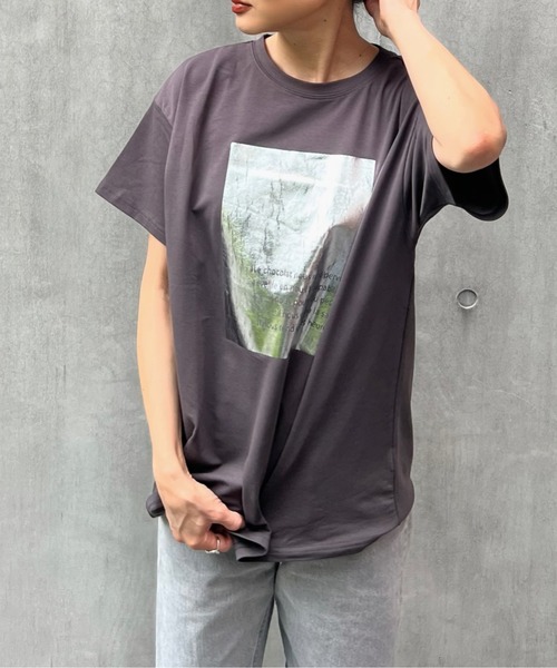 y/m by Yukie（イムバイユキエ）の「箔プリントTシャツ（Tシャツ/カットソー・レディース・オフホワイト/チャコールグレー・FREE）」の14枚目の写真