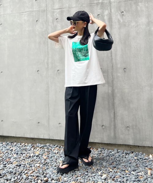 y/m by Yukie（イムバイユキエ）の「箔プリントTシャツ（Tシャツ/カットソー・レディース・オフホワイト/チャコールグレー・FREE）」の6枚目の写真