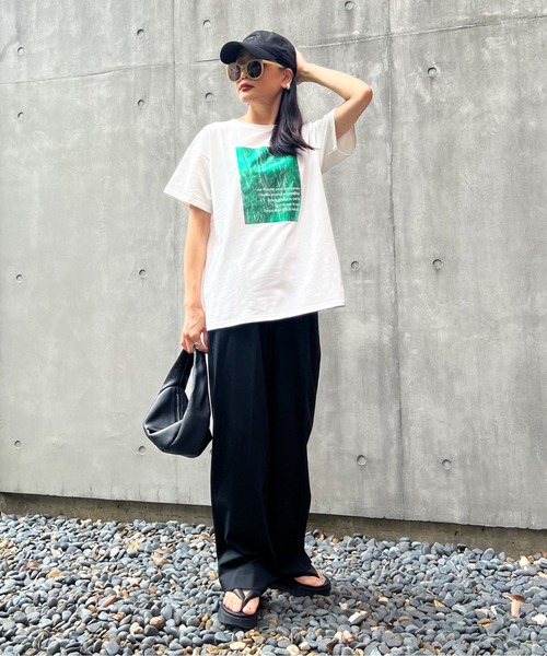 y/m by Yukie（イムバイユキエ）の「箔プリントTシャツ（Tシャツ/カットソー・レディース・オフホワイト/チャコールグレー・FREE）」の8枚目の写真