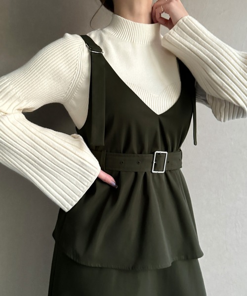 JUNOAH（ジュノア）の「Vネックジャンスカキャミワンピース（ワンピース・レディース・ブラック/チャコール/グレイッシュベージュ/ネイビー/カーキ・LARGE/MEDIUM/X-LARGE）」の5枚目の写真