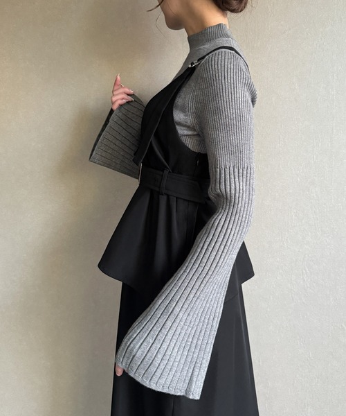 JUNOAH（ジュノア）の「Vネックジャンスカキャミワンピース（ワンピース・レディース・ブラック/チャコール/グレイッシュベージュ/ネイビー/カーキ・LARGE/MEDIUM/X-LARGE）」の12枚目の写真