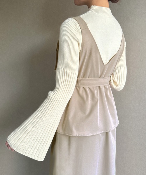 JUNOAH（ジュノア）の「Vネックジャンスカキャミワンピース（ワンピース・レディース・ブラック/チャコール/グレイッシュベージュ/ネイビー/カーキ・LARGE/MEDIUM/X-LARGE）」の20枚目の写真