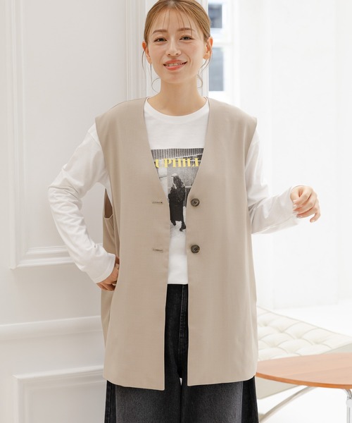 LAKOLE(ラコレ)の「ノーカラーベスト / 142604(ベスト・レディース・ベージュ/グレー・FREE)」の1枚目の写真