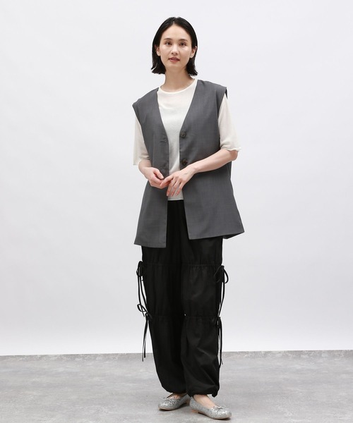 LAKOLE(ラコレ)の「ノーカラーベスト / 142604(ベスト・レディース・ベージュ/グレー・FREE)」の3枚目の写真