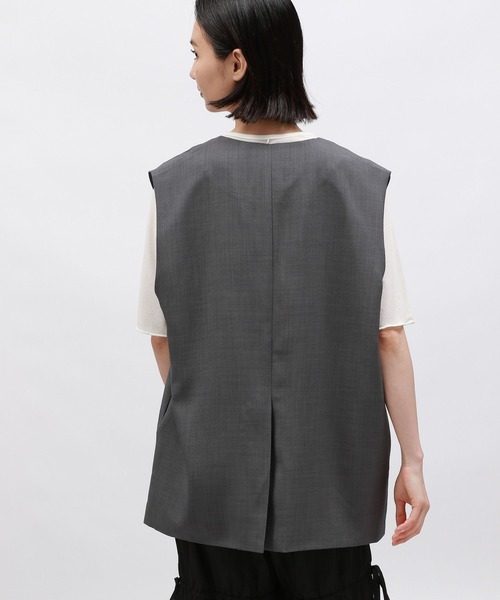 LAKOLE(ラコレ)の「ノーカラーベスト / 142604(ベスト・レディース・ベージュ/グレー・FREE)」の7枚目の写真