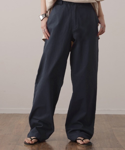 HUG.U（ハグユー）の「ゆったりストレートパンツ（チノパンツ・レディース・クリーム/ベージュ/ネイビー/ダークグレー/グレイッシュベージュ/カーキ/ブラック・S/M/L/XL）」の7枚目の写真