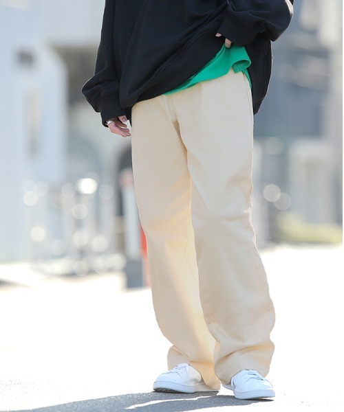HUG.U（ハグユー）の「ゆったりストレートパンツ（チノパンツ・レディース・クリーム/ベージュ/ネイビー/ダークグレー/グレイッシュベージュ/カーキ/ブラック・S/M/L/XL）」の4枚目の写真